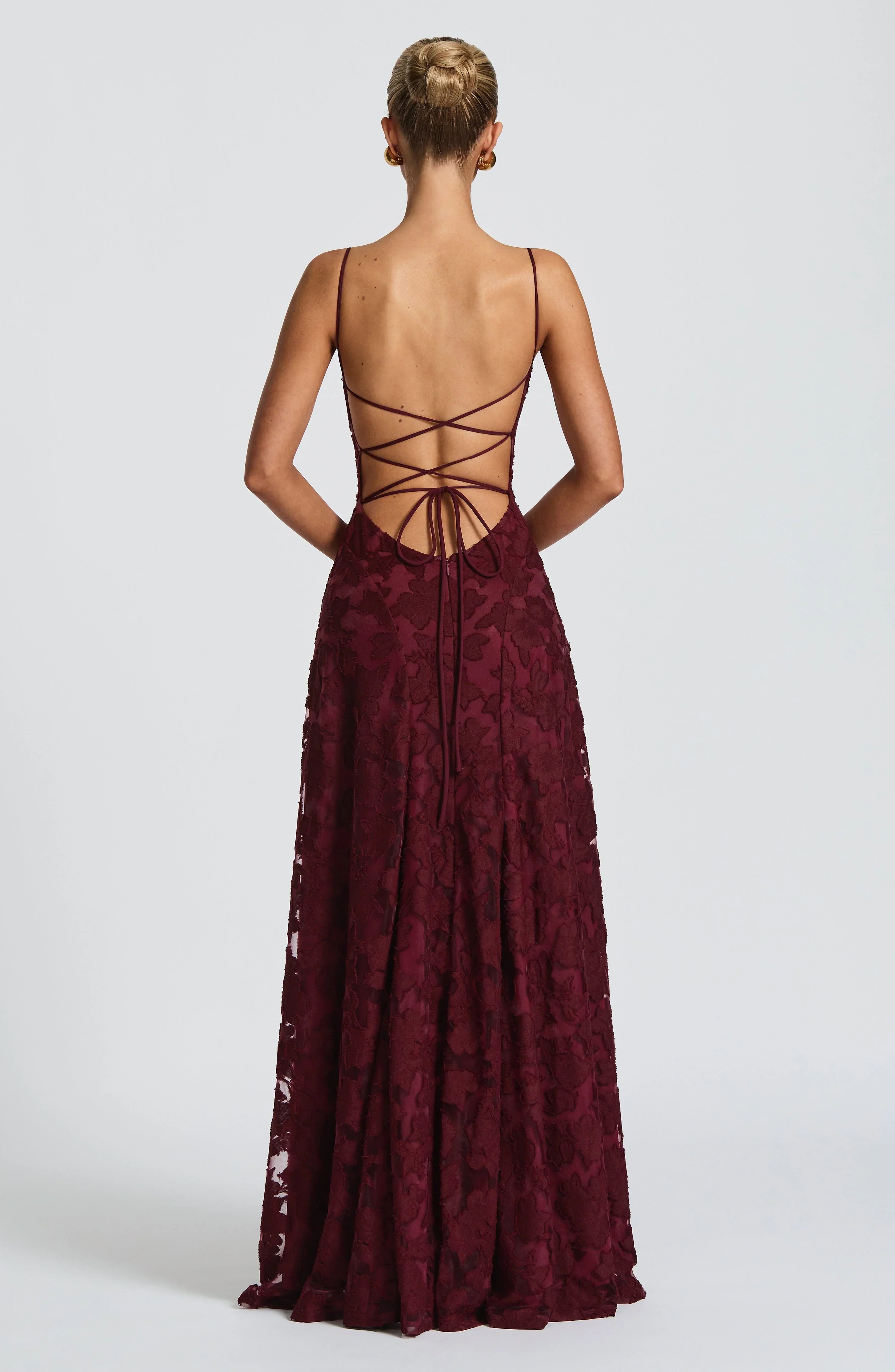 Clara Léon | Flowing Elegant Maxi Dress
