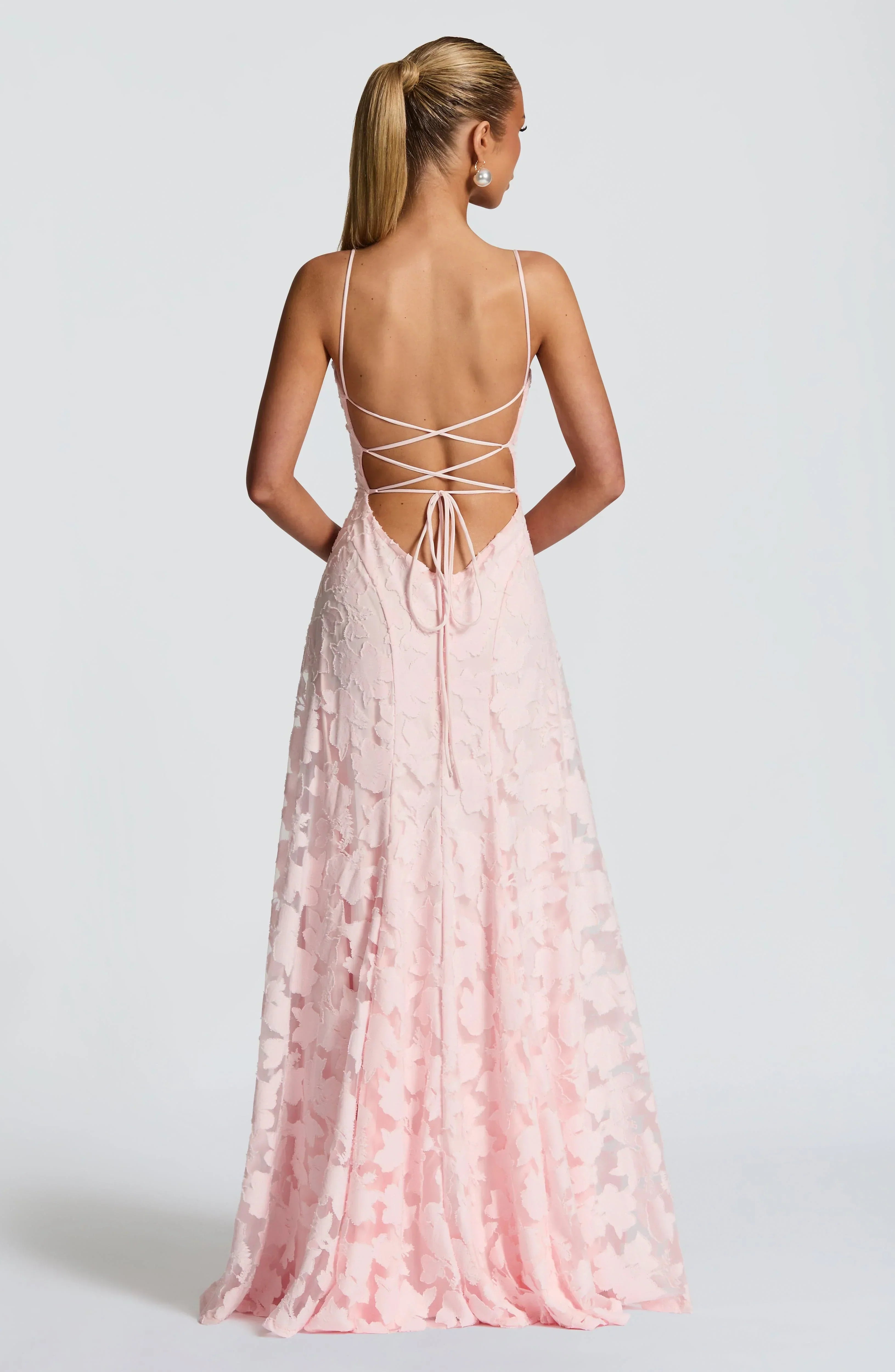 Clara Léon | Flowing Elegant Maxi Dress